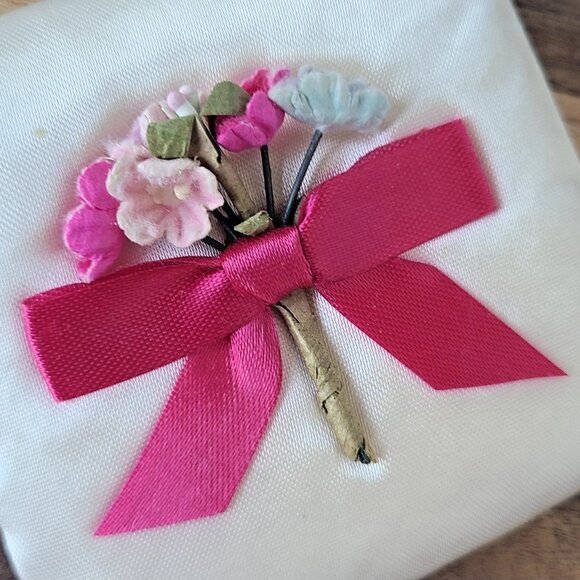 Vintage Herbary Gardens Satin Sachet Pink Ribbon Floral Drawer Freshener Display - Picture 4 of 6